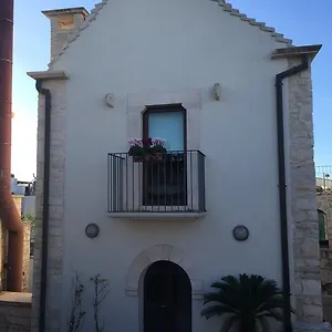 casa-torre-di-mactheus-petaro.barihotels.org/